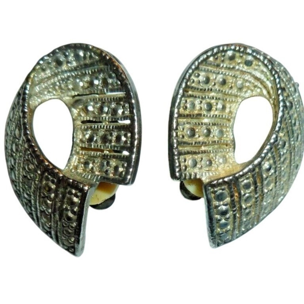 Vintage Silver Tone Textured Abstract Swirl Clip On Statement Earrings 1 Inch